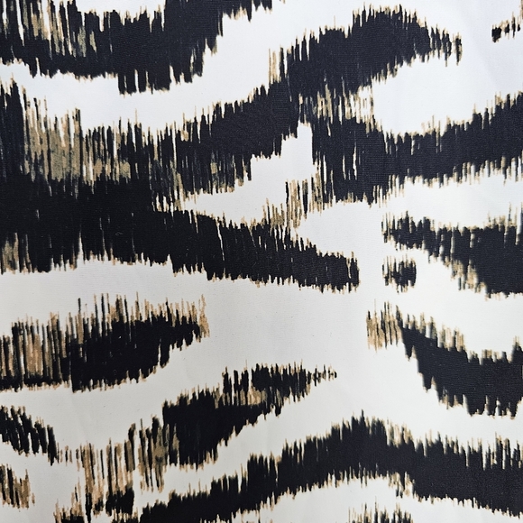 Jantzen Women's Zip Front Printed Swim Rash Guard Animal Print Zebra, Size 14 - Picture 4 of 7